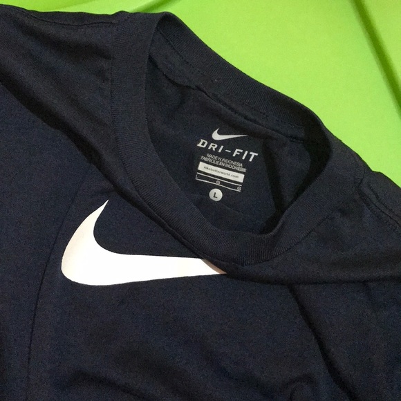 ❌SOLD❌NAVY Nike dry fit shirt size large - Picture 2 of 8